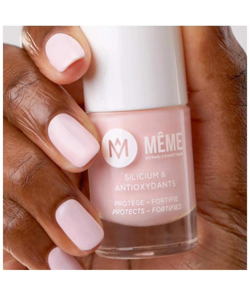 NEW vernis enrichi au silicum ROSE Même Cosmetic chez Perles et Dentelles  à Warnach